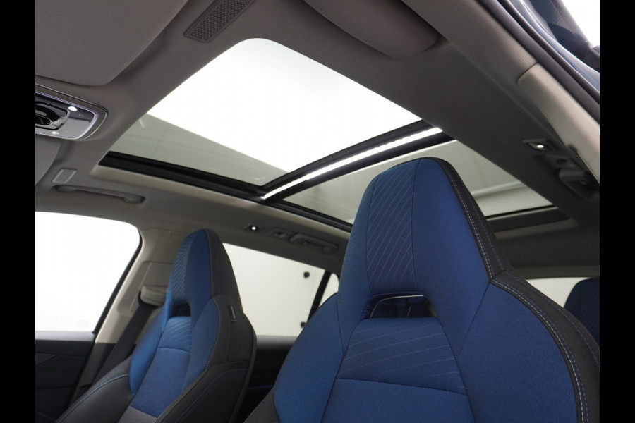 Lynk & Co 01 1.5 PHEV AUT-7 261pk Pano-Schuif-K-dak 20" 360°Camera Apple Carplay Android Auto Adaptive-Cruise Navi Pdc Ecc Keyless Led Plug-I Elek.Memory.Stoel File assistent Dodehoek detector Elektrisch bedienbare achterklep Rijstrooksensor Wifi Verkeersbord detectie 425Nm koppel 3,7kw laadvermogen A-label Euro 6 Hybride Benzine/Elektrisch rijden tot ca.69km 1.800kg trekvermogen