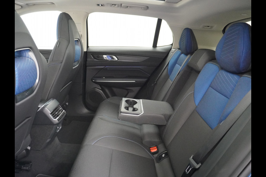 Lynk & Co 01 1.5 PHEV AUT-7 261pk Pano-Schuif-K-dak 20" 360°Camera Apple Carplay Android Auto Adaptive-Cruise Navi Pdc Ecc Keyless Led Plug-I Elek.Memory.Stoel File assistent Dodehoek detector Elektrisch bedienbare achterklep Rijstrooksensor Wifi Verkeersbord detectie 425Nm koppel 3,7kw laadvermogen A-label Euro 6 Hybride Benzine/Elektrisch rijden tot ca.69km 1.800kg trekvermogen
