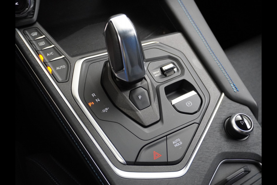 Lynk & Co 01 1.5 PHEV AUT-7 261pk Pano-Schuif-K-dak 20" 360°Camera Apple Carplay Android Auto Adaptive-Cruise Navi Pdc Ecc Keyless Led Plug-I Elek.Memory.Stoel File assistent Dodehoek detector Elektrisch bedienbare achterklep Rijstrooksensor Wifi Verkeersbord detectie 425Nm koppel 3,7kw laadvermogen A-label Euro 6 Hybride Benzine/Elektrisch rijden tot ca.69km 1.800kg trekvermogen