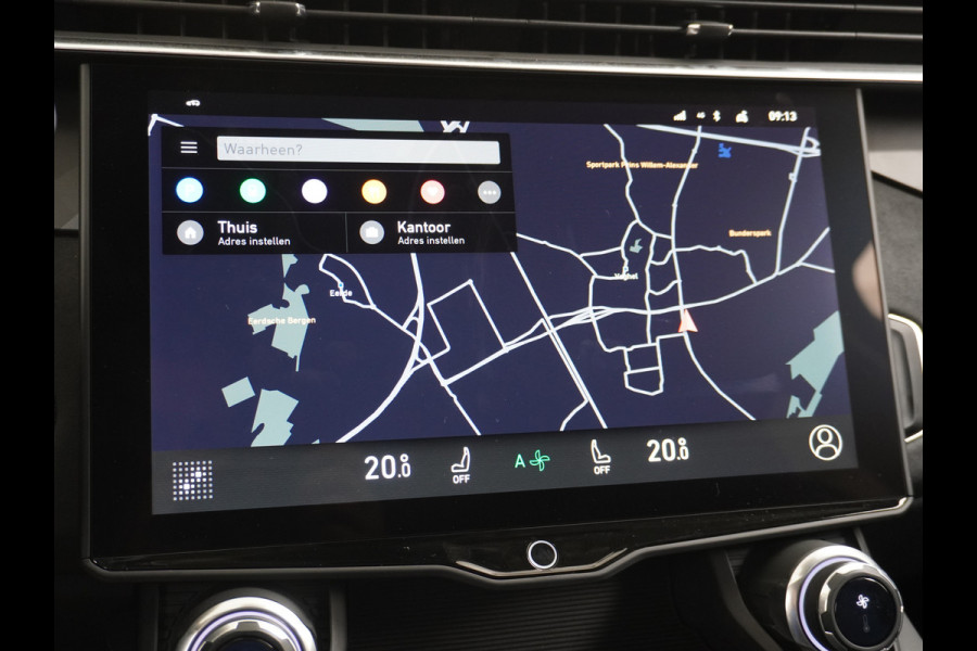 Lynk & Co 01 1.5 PHEV AUT-7 261pk Pano-Schuif-K-dak 20" 360°Camera Apple Carplay Android Auto Adaptive-Cruise Navi Pdc Ecc Keyless Led Plug-I Elek.Memory.Stoel File assistent Dodehoek detector Elektrisch bedienbare achterklep Rijstrooksensor Wifi Verkeersbord detectie 425Nm koppel 3,7kw laadvermogen A-label Euro 6 Hybride Benzine/Elektrisch rijden tot ca.69km 1.800kg trekvermogen