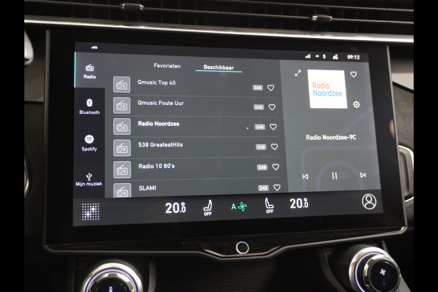 Lynk & Co 01 1.5 PHEV AUT-7 261pk Pano-Schuif-K-dak 20" 360°Camera Apple Carplay Android Auto Adaptive-Cruise Navi Pdc Ecc Keyless Led Plug-I Elek.Memory.Stoel File assistent Dodehoek detector Elektrisch bedienbare achterklep Rijstrooksensor Wifi Verkeersbord detectie 425Nm koppel 3,7kw laadvermogen A-label Euro 6 Hybride Benzine/Elektrisch rijden tot ca.69km 1.800kg trekvermogen
