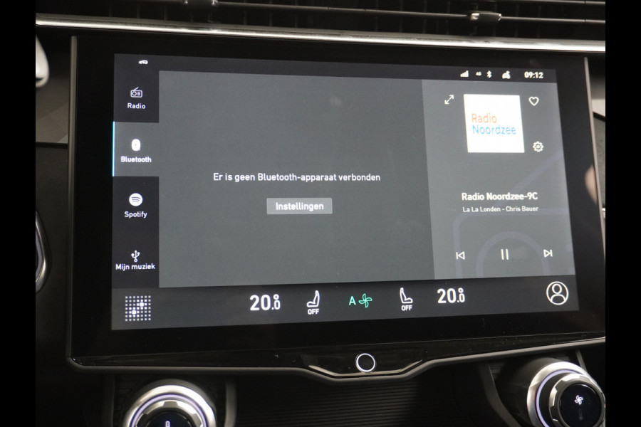 Lynk & Co 01 1.5 PHEV AUT-7 261pk Pano-Schuif-K-dak 20" 360°Camera Apple Carplay Android Auto Adaptive-Cruise Navi Pdc Ecc Keyless Led Plug-I Elek.Memory.Stoel File assistent Dodehoek detector Elektrisch bedienbare achterklep Rijstrooksensor Wifi Verkeersbord detectie 425Nm koppel 3,7kw laadvermogen A-label Euro 6 Hybride Benzine/Elektrisch rijden tot ca.69km 1.800kg trekvermogen
