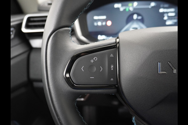 Lynk & Co 01 1.5 PHEV AUT-7 261pk Pano-Schuif-K-dak 20" 360°Camera Apple Carplay Android Auto Adaptive-Cruise Navi Pdc Ecc Keyless Led Plug-I Elek.Memory.Stoel File assistent Dodehoek detector Elektrisch bedienbare achterklep Rijstrooksensor Wifi Verkeersbord detectie 425Nm koppel 3,7kw laadvermogen A-label Euro 6 Hybride Benzine/Elektrisch rijden tot ca.69km 1.800kg trekvermogen
