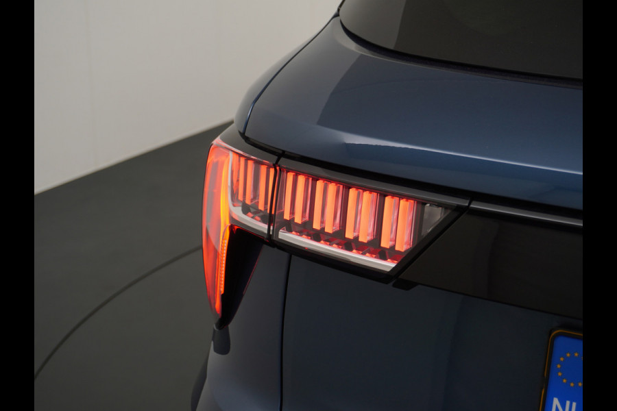 Lynk & Co 01 1.5 PHEV AUT-7 261pk Pano-Schuif-K-dak 20" 360°Camera Apple Carplay Android Auto Adaptive-Cruise Navi Pdc Ecc Keyless Led Plug-I Elek.Memory.Stoel File assistent Dodehoek detector Elektrisch bedienbare achterklep Rijstrooksensor Wifi Verkeersbord detectie 425Nm koppel 3,7kw laadvermogen A-label Euro 6 Hybride Benzine/Elektrisch rijden tot ca.69km 1.800kg trekvermogen