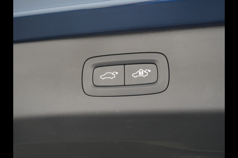 Lynk & Co 01 1.5 PHEV AUT-7 261pk Pano-Schuif-K-dak 20" 360°Camera Apple Carplay Android Auto Adaptive-Cruise Navi Pdc Ecc Keyless Led Plug-I Elek.Memory.Stoel File assistent Dodehoek detector Elektrisch bedienbare achterklep Rijstrooksensor Wifi Verkeersbord detectie 425Nm koppel 3,7kw laadvermogen A-label Euro 6 Hybride Benzine/Elektrisch rijden tot ca.69km 1.800kg trekvermogen