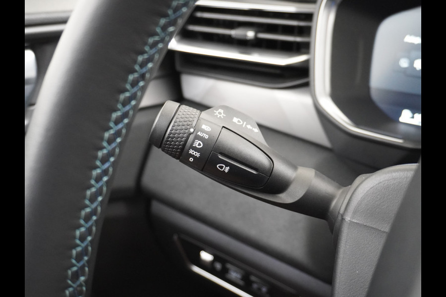 Lynk & Co 01 1.5 PHEV AUT-7 261pk Pano-Schuif-K-dak 20" 360°Camera Apple Carplay Android Auto Adaptive-Cruise Navi Pdc Ecc Keyless Led Plug-I Elek.Memory.Stoel File assistent Dodehoek detector Elektrisch bedienbare achterklep Rijstrooksensor Wifi Verkeersbord detectie 425Nm koppel 3,7kw laadvermogen A-label Euro 6 Hybride Benzine/Elektrisch rijden tot ca.69km 1.800kg trekvermogen