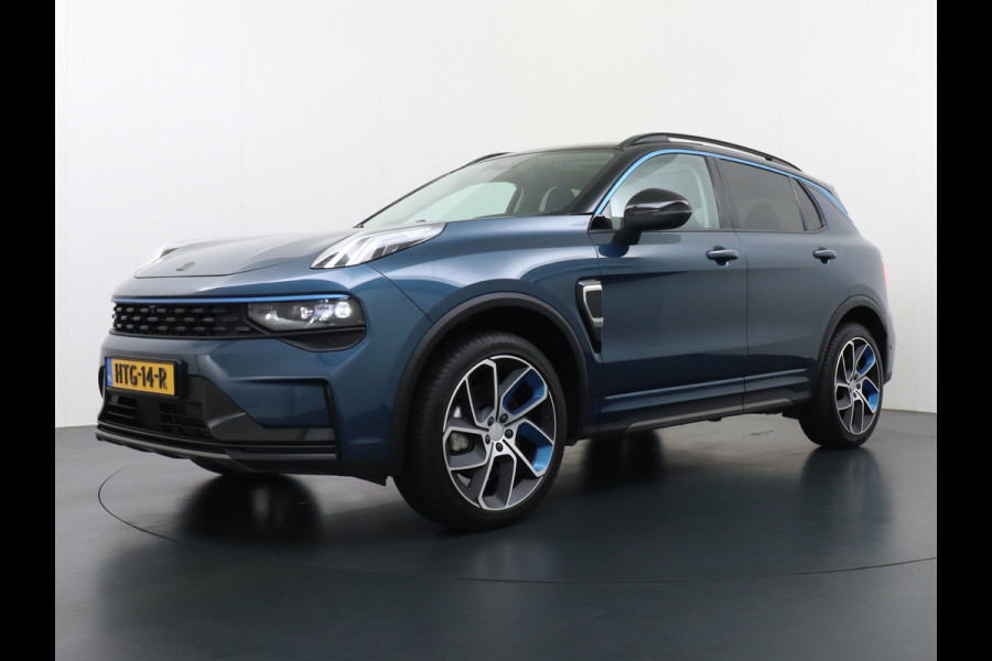 Lynk & Co 01 1.5 PHEV AUT-7 261pk Pano-Schuif-K-dak 20" 360°Camera Apple Carplay Android Auto Adaptive-Cruise Navi Pdc Ecc Keyless Led Plug-I Elek.Memory.Stoel File assistent Dodehoek detector Elektrisch bedienbare achterklep Rijstrooksensor Wifi Verkeersbord detectie 425Nm koppel 3,7kw laadvermogen A-label Euro 6 Hybride Benzine/Elektrisch rijden tot ca.69km 1.800kg trekvermogen