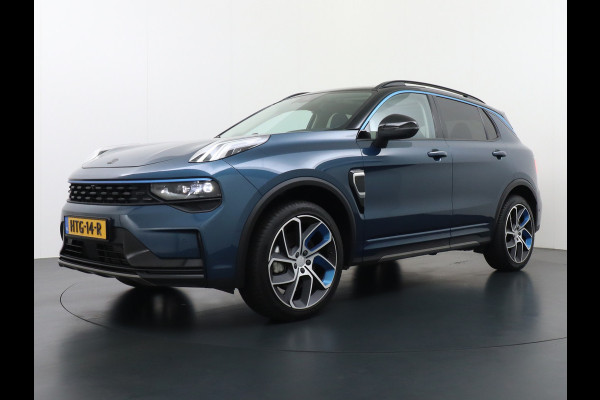 Lynk & Co 01 1.5 PHEV AUT-7 261pk Pano-Schuif-K-dak 20" 360°Camera Apple Carplay Android Auto Adaptive-Cruise Navi Pdc Ecc Keyless Led Plug-I Elek.Memory.Stoel File assistent Dodehoek detector Elektrisch bedienbare achterklep Rijstrooksensor Wifi Verkeersbord detectie 425Nm koppel 3,7kw laadvermogen A-label Euro 6 Hybride Benzine/Elektrisch rijden tot ca.69km 1.800kg trekvermogen