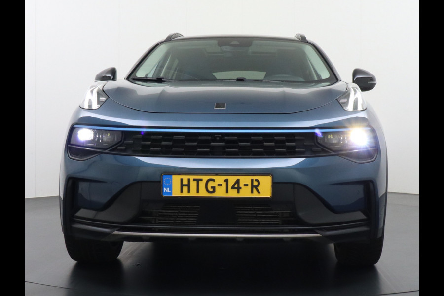 Lynk & Co 01 1.5 PHEV AUT-7 261pk Pano-Schuif-K-dak 20" 360°Camera Apple Carplay Android Auto Adaptive-Cruise Navi Pdc Ecc Keyless Led Plug-I Elek.Memory.Stoel File assistent Dodehoek detector Elektrisch bedienbare achterklep Rijstrooksensor Wifi Verkeersbord detectie 425Nm koppel 3,7kw laadvermogen A-label Euro 6 Hybride Benzine/Elektrisch rijden tot ca.69km 1.800kg trekvermogen