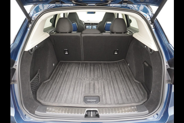Lynk & Co 01 1.5 PHEV AUT-7 261pk Pano-Schuif-K-dak 20" 360°Camera Apple Carplay Android Auto Adaptive-Cruise Navi Pdc Ecc Keyless Led Plug-I Elek.Memory.Stoel File assistent Dodehoek detector Elektrisch bedienbare achterklep Rijstrooksensor Wifi Verkeersbord detectie 425Nm koppel 3,7kw laadvermogen A-label Euro 6 Hybride Benzine/Elektrisch rijden tot ca.69km 1.800kg trekvermogen