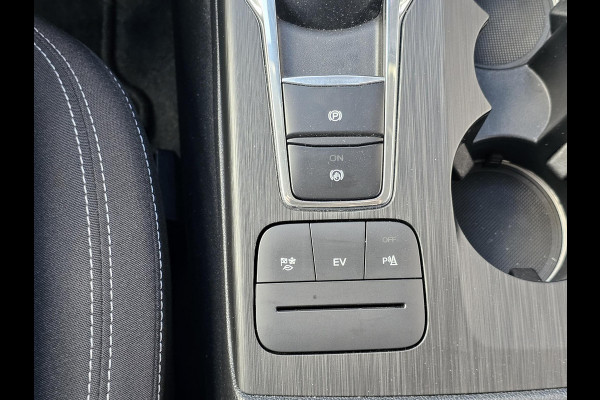 Ford Kuga 2.5 PHEV Titanium 225pk |  Afneembare Trekhaak | 1.500kg Trekgewicht | All Weather Michelin Cross Climate | Sync 3 Navigatie