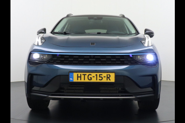 Lynk & Co 01 1.5 PHEV AUT-7 261pk Pano-Schuif-K-dak 20" 360°Camera Apple Carplay Android Auto Adaptive-Cruise Navi Pdc Ecc Keyless Led Plug-I Elek.Memory.Stoel File assistent Dodehoek detector Elektrisch bedienbare achterklep Rijstrooksensor Wifi Verkeersbord detectie 425Nm koppel 3,7kw laadvermogen A-label Euro 6 Hybride Benzine/Elektrisch rijden tot ca.69km 1.800kg trekvermogen