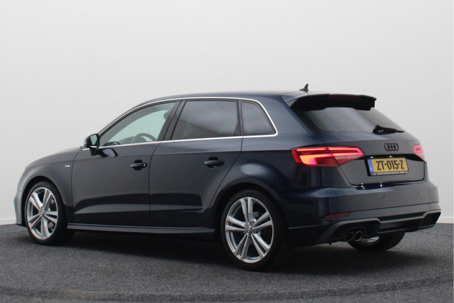 Audi A3 Sportback 35 TFSI CoD Sport S Line Edition Leer/Stof, Climate, Cruise, Navigatie, Bluetooth, LED, Premium Sound, 18''