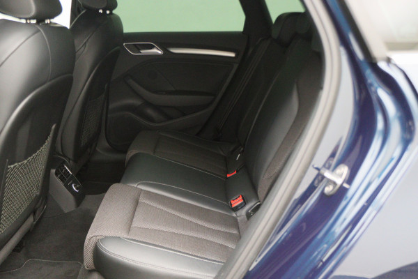 Audi A3 Sportback 35 TFSI CoD Sport S Line Edition Leer/Stof, Climate, Cruise, Navigatie, Bluetooth, LED, Premium Sound, 18''