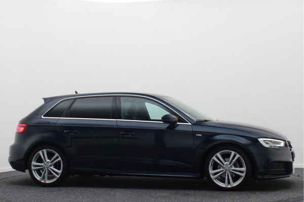 Audi A3 Sportback 35 TFSI CoD Sport S Line Edition Leer/Stof, Climate, Cruise, Navigatie, Bluetooth, LED, Premium Sound, 18''