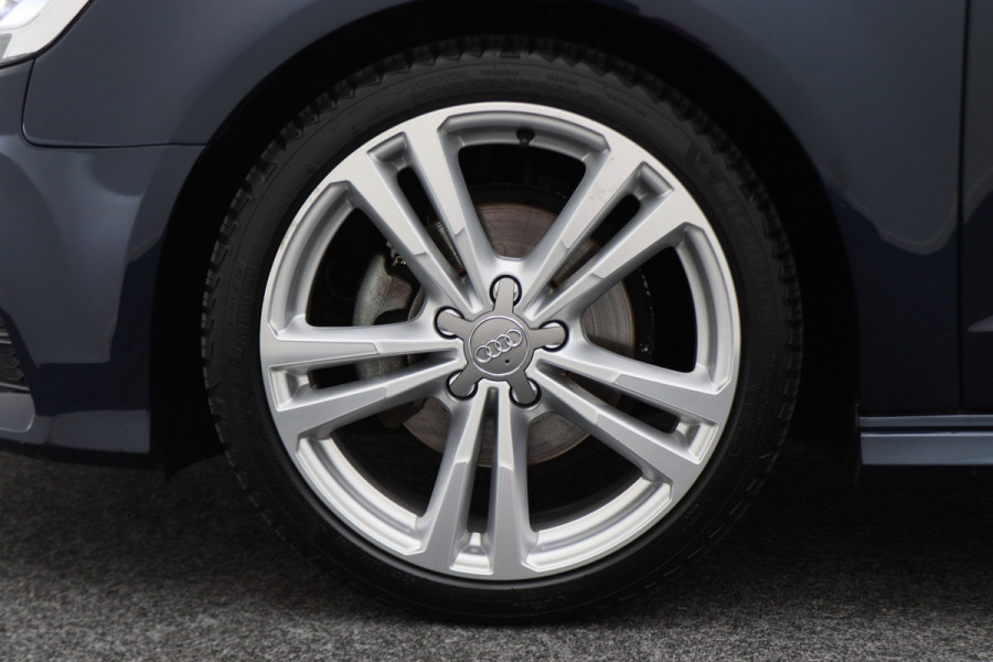 Audi A3 Sportback 35 TFSI CoD Sport S Line Edition Leer/Stof, Climate, Cruise, Navigatie, Bluetooth, LED, Premium Sound, 18''