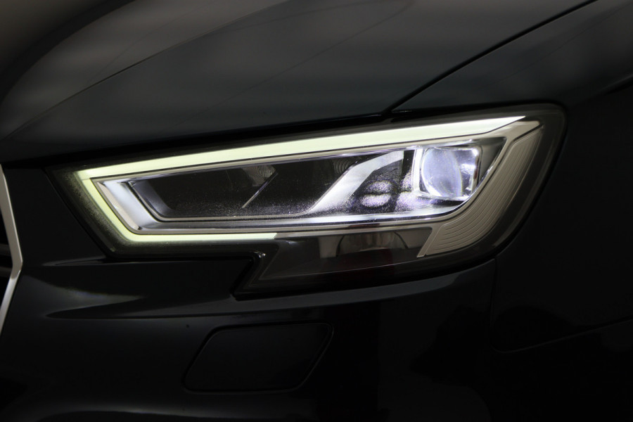 Audi A3 Sportback 35 TFSI CoD Sport S Line Edition Leer/Stof, Climate, Cruise, Navigatie, Bluetooth, LED, Premium Sound, 18''
