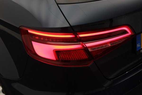 Audi A3 Sportback 35 TFSI CoD Sport S Line Edition Leer/Stof, Climate, Cruise, Navigatie, Bluetooth, LED, Premium Sound, 18''