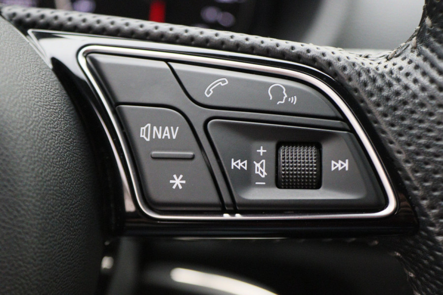 Audi A3 Sportback 35 TFSI CoD Sport S Line Edition Leer/Stof, Climate, Cruise, Navigatie, Bluetooth, LED, Premium Sound, 18''
