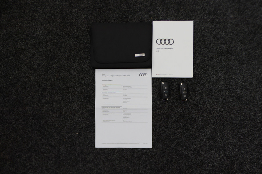Audi A3 Sportback 35 TFSI CoD Sport S Line Edition Leer/Stof, Climate, Cruise, Navigatie, Bluetooth, LED, Premium Sound, 18''