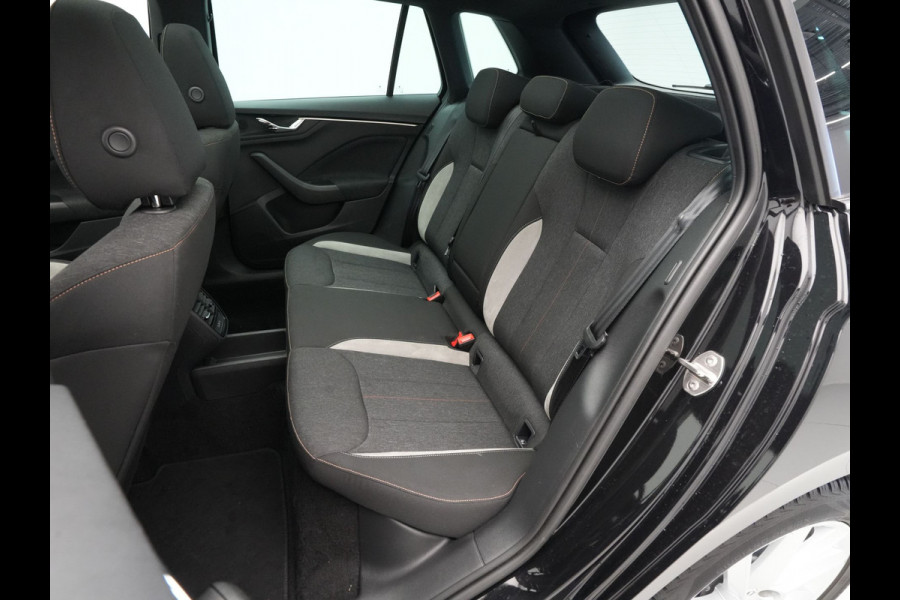 Škoda Kamiq 1.0 TSI 115pk DSG Business Edition Panorama Navigatie Camera Keyless 171