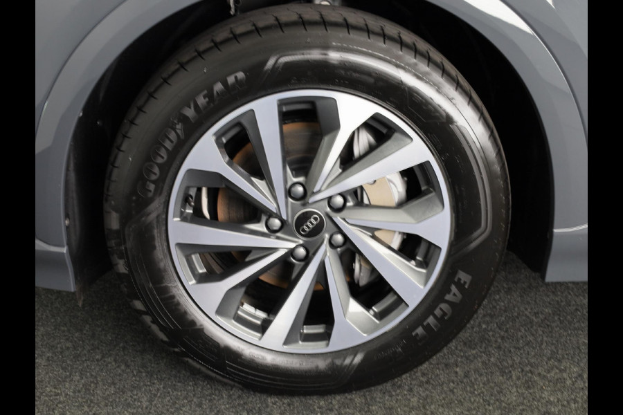 Audi Q6 e-tron Advanced edition e-tron perf 225kW/306pk 100Kwh Ha Tech Plus pakket, sportstoelen met leder, bumpers in kleur carrosserie, omgevingscamera's