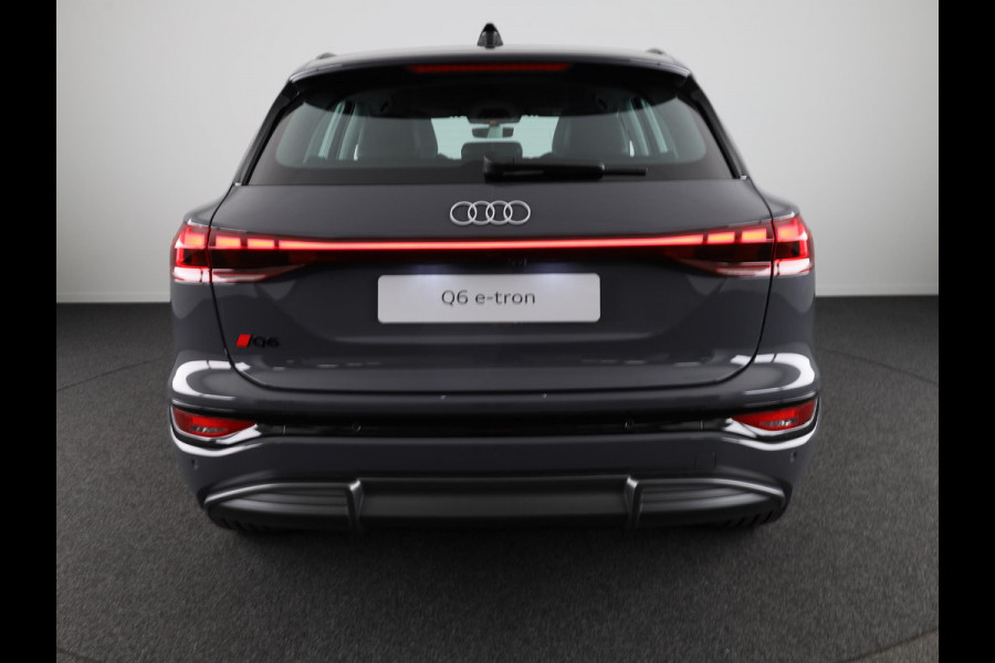 Audi Q6 e-tron Advanced edition e-tron perf 225kW/306pk 100Kwh Ha Tech Plus pakket, sportstoelen met leder, bumpers in kleur carrosserie, omgevingscamera's