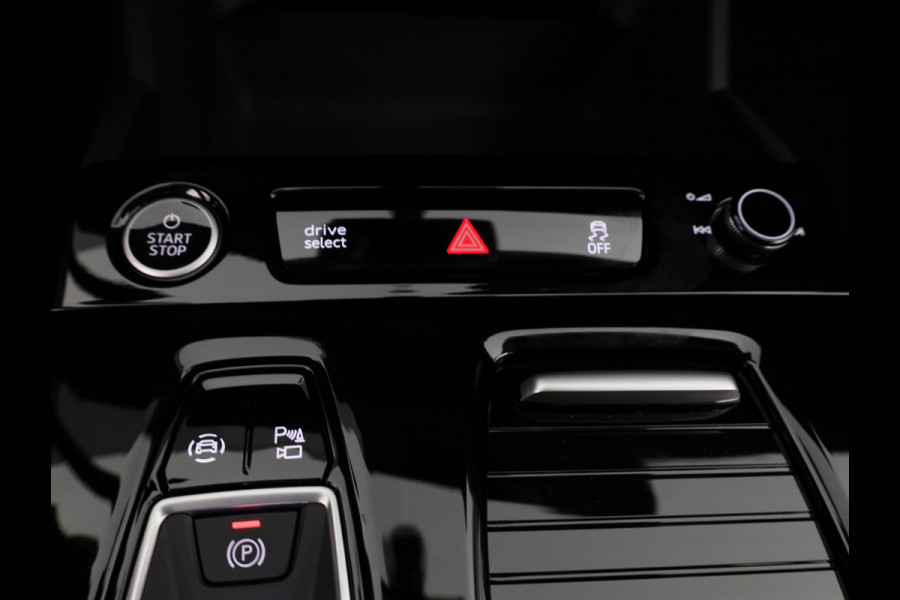 Audi Q6 e-tron Advanced edition e-tron perf 225kW/306pk 100Kwh Ha Tech Plus pakket, sportstoelen met leder, bumpers in kleur carrosserie, omgevingscamera's
