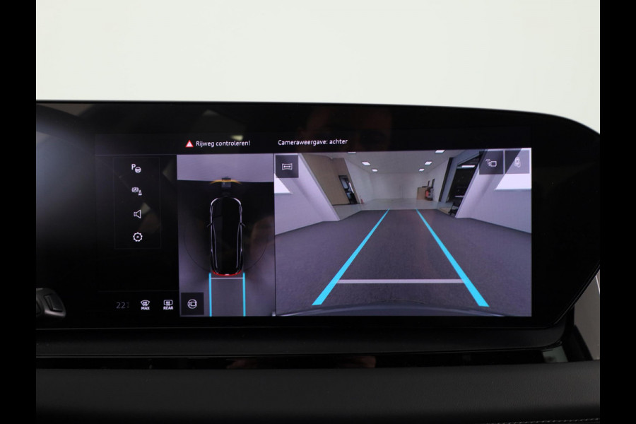Audi Q6 e-tron Advanced edition e-tron perf 225kW/306pk 100Kwh Ha Tech Plus pakket, sportstoelen met leder, bumpers in kleur carrosserie, omgevingscamera's
