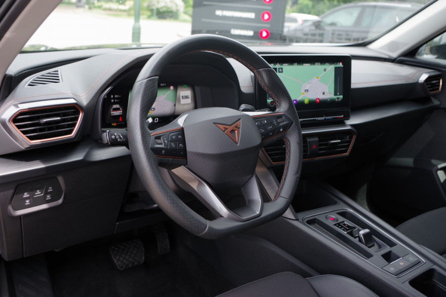 CUPRA Formentor 1.4 e-Hybrid 204 PK BNS PHEV, Kuipstoelen, Keyless, Carplay, Winterpakket, Camera,