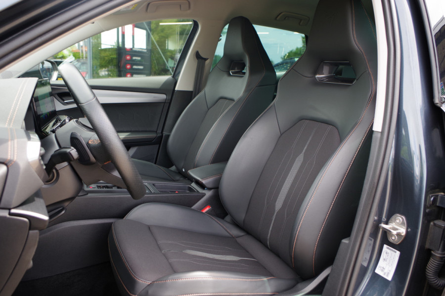 CUPRA Formentor 1.4 e-Hybrid 204 PK BNS PHEV, Kuipstoelen, Keyless, Carplay, Winterpakket, Camera,