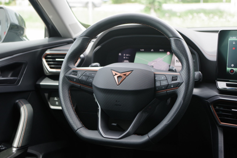 CUPRA Formentor 1.4 e-Hybrid 204 PK BNS PHEV, Kuipstoelen, Keyless, Carplay, Winterpakket, Camera,