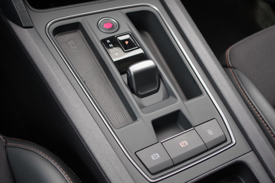CUPRA Formentor 1.4 e-Hybrid 204 PK BNS PHEV, Kuipstoelen, Keyless, Carplay, Winterpakket, Camera,