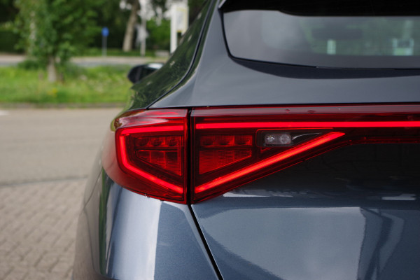 CUPRA Formentor 1.4 e-Hybrid 204 PK BNS PHEV, Kuipstoelen, Keyless, Carplay, Winterpakket, Camera,