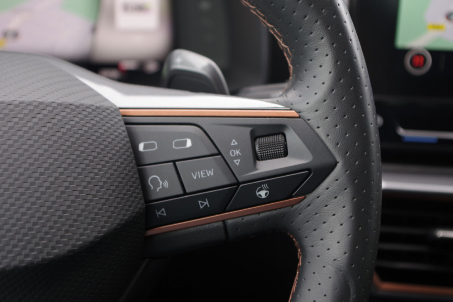 CUPRA Formentor 1.4 e-Hybrid 204 PK BNS PHEV, Kuipstoelen, Keyless, Carplay, Winterpakket, Camera,