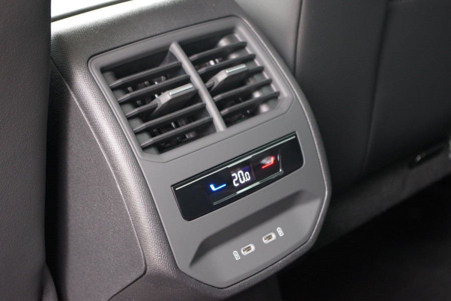 CUPRA Formentor 1.4 e-Hybrid 204 PK BNS PHEV, Kuipstoelen, Keyless, Carplay, Winterpakket, Camera,