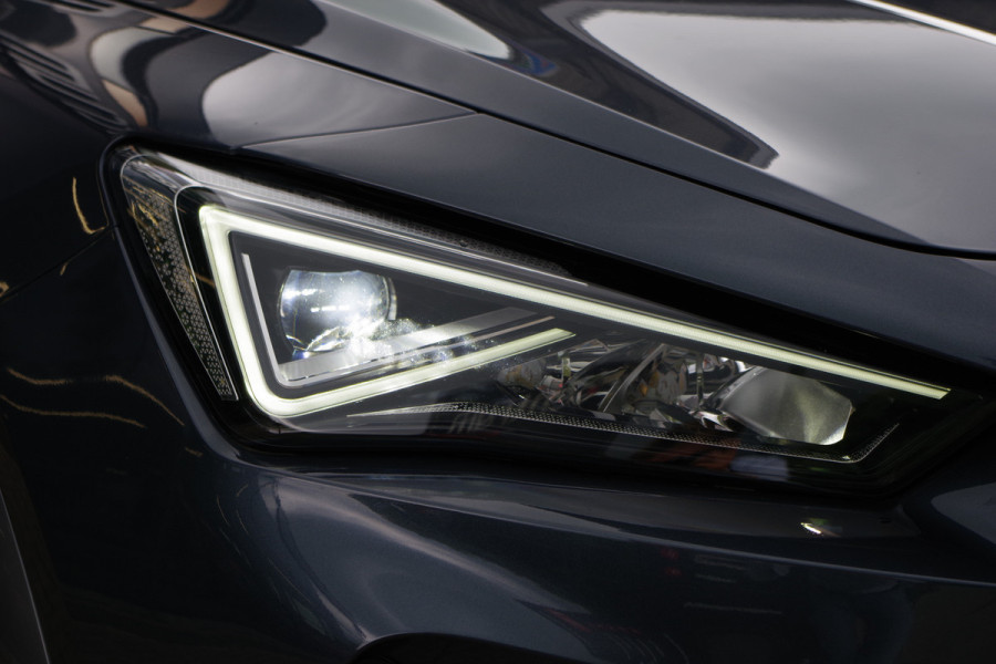 CUPRA Formentor 1.4 e-Hybrid 204 PK BNS PHEV, Kuipstoelen, Keyless, Carplay, Winterpakket, Camera,