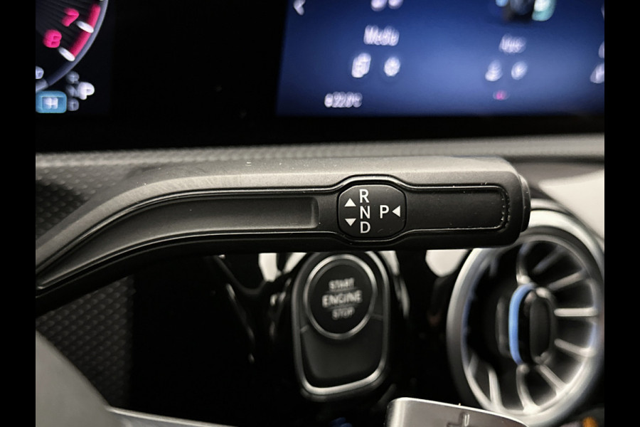 Mercedes-Benz CLA-Klasse Shooting Brake 250 e Star Edition | Trekhaak | Nightpakket | USB pakket plus | KEYLESS GO-comfortpakket | Verwarmde stoelen vooraan | Antidiefstalpakket GUARD 360° Plus | EASY PACK achterklep | Sfeerverlichting |
