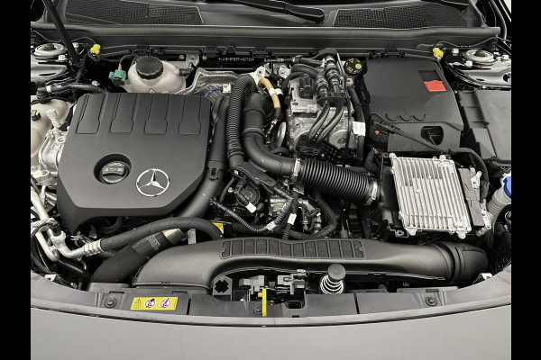 Mercedes-Benz CLA-Klasse Shooting Brake 250 e Star Edition | Trekhaak | Nightpakket | USB pakket plus | KEYLESS GO-comfortpakket | Verwarmde stoelen vooraan | Antidiefstalpakket GUARD 360° Plus | EASY PACK achterklep | Sfeerverlichting |
