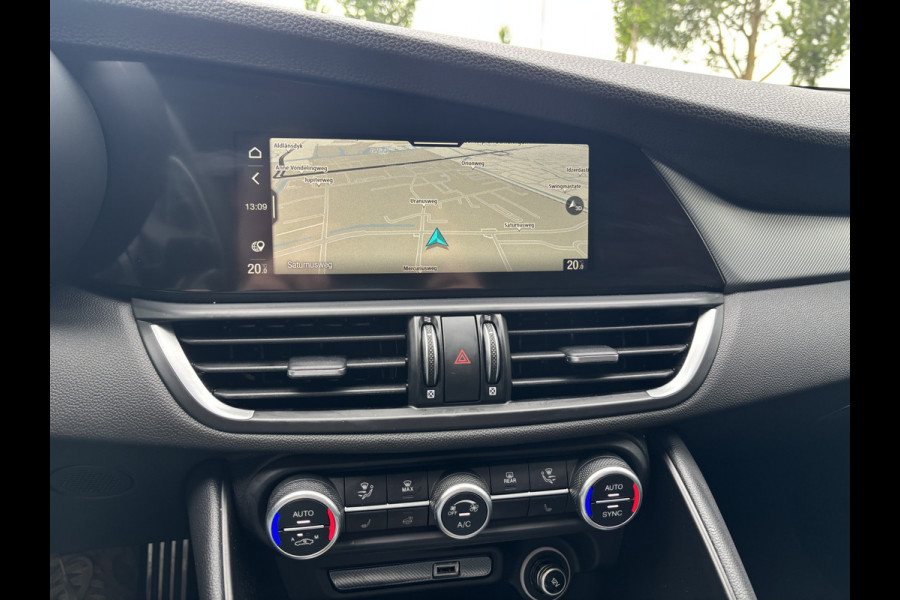 Alfa Romeo Giulia 2.0 T GME AWD Veloce | 19" Velgen | Panoramadak | Adas 2