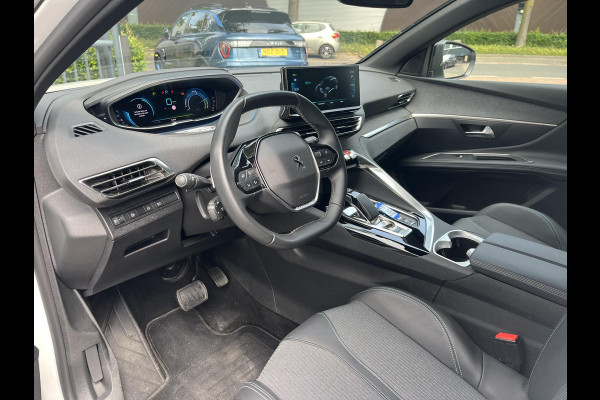 Peugeot 3008 1.6 HYbrid 225 GT CAMERA | TREKHAAK AFNEEMBAAR | RIJKLAAR INCL. 12 MND. BOVAGGARANTIE