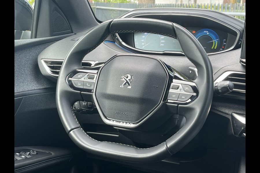 Peugeot 3008 1.6 HYbrid 225 GT CAMERA | TREKHAAK AFNEEMBAAR | RIJKLAAR INCL. 12 MND. BOVAGGARANTIE