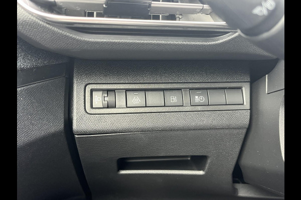 Peugeot 3008 1.6 HYbrid 225 GT CAMERA | TREKHAAK AFNEEMBAAR | RIJKLAAR INCL. 12 MND. BOVAGGARANTIE