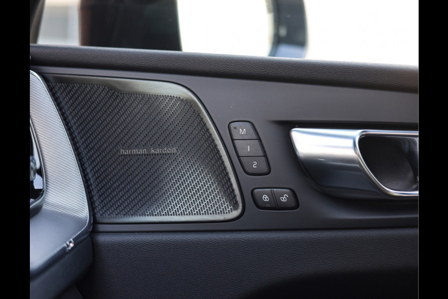 Volvo XC60 T8 AWD Polestar Engineered