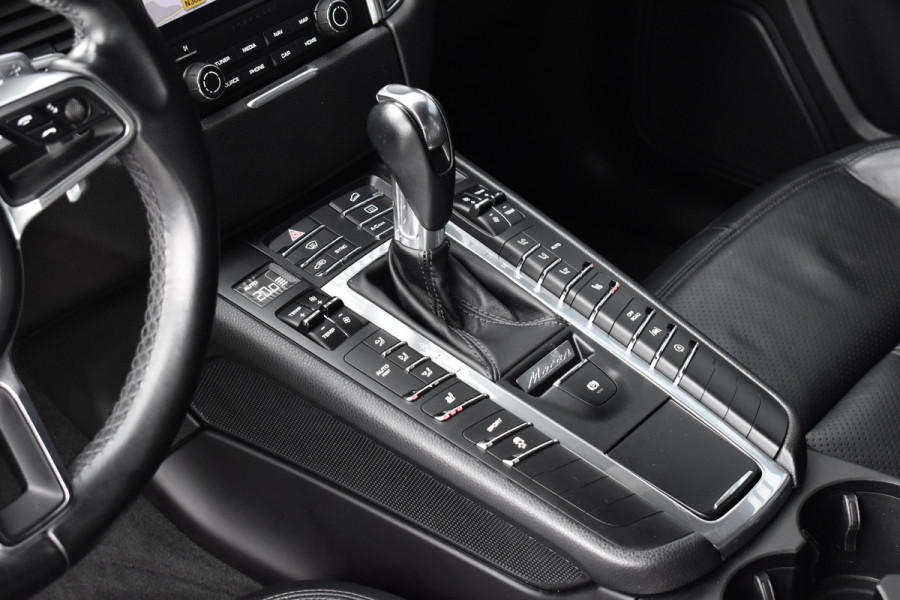 Porsche Macan 2.0 PDK | Trekhaak Elek. | Camera | Lederen Bekleding | Stoelverwarming | Lane Asist.