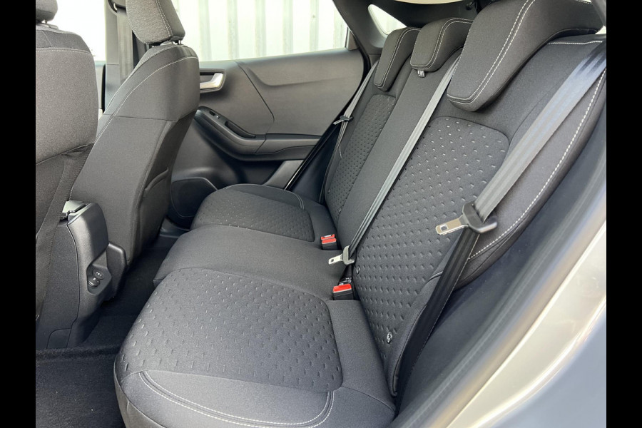Ford Puma Gen-E SUV Gen-E FWD (43,6 kWh) Solar Silver | Comfort Pack | Winter Pack | Ford Voorraad | Incl. 3.000,- Ford voordeel