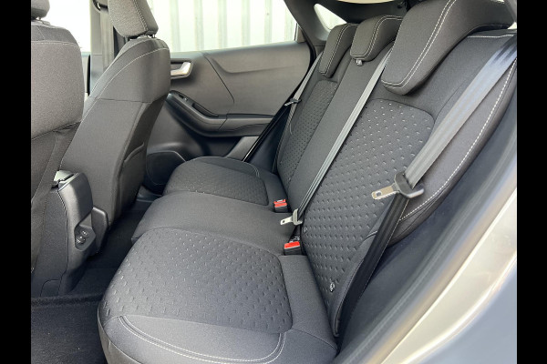 Ford Puma Gen-E SUV Gen-E FWD (43,6 kWh) Solar Silver | Comfort Pack | Winter Pack | Ford Voorraad | Incl. 3.000,- Ford voordeel