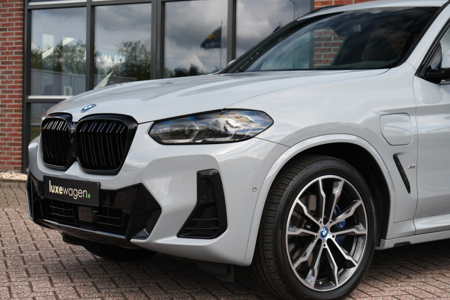 BMW X3 xDrive30e M-Sport Pano ACC M-zetels H/K HUD Brooklyngrau
