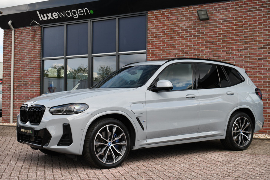 BMW X3 xDrive30e M-Sport Pano ACC M-zetels H/K HUD Brooklyngrau