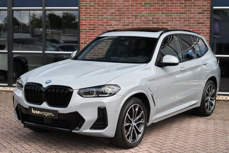 BMW X3 xDrive30e M-Sport Pano ACC M-zetels H/K HUD Brooklyngrau